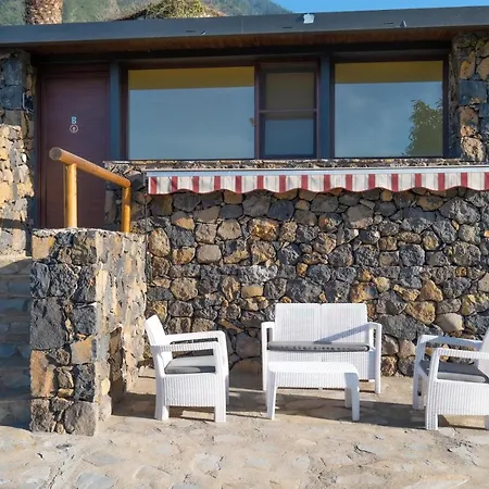 Momentos, Gomez Hotel *