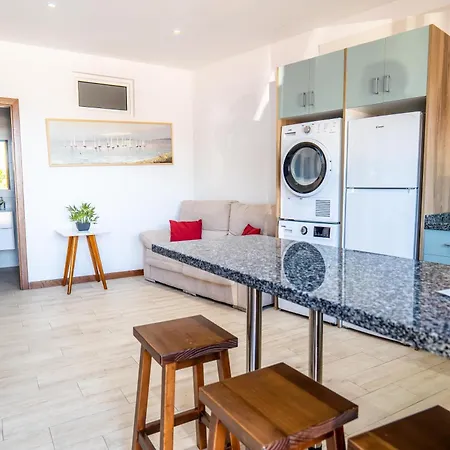 Momentos, Gomez Ξενοδοχείο