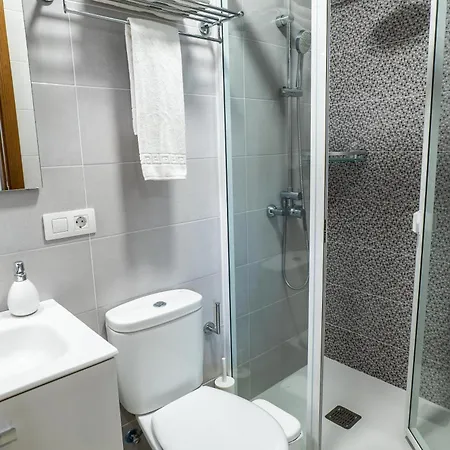 Hotel Momentos, Gomez *