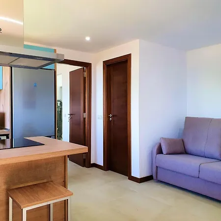 Momentos, Gomez Ξενοδοχείο *