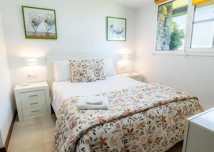 Otel Momentos, Gomez