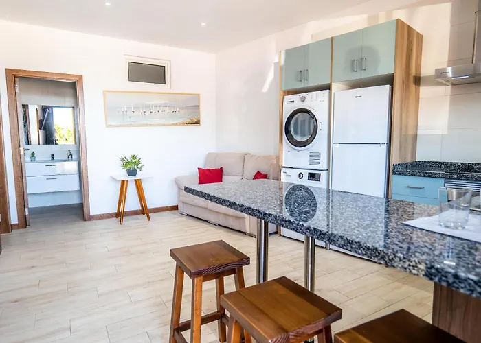 Momentos, Gomez Otel