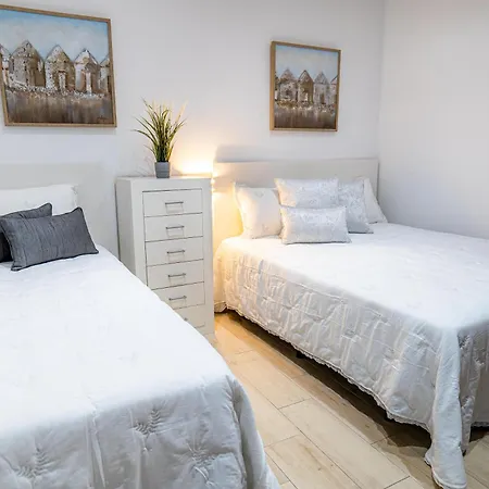 Hotel Momentos, Gomez