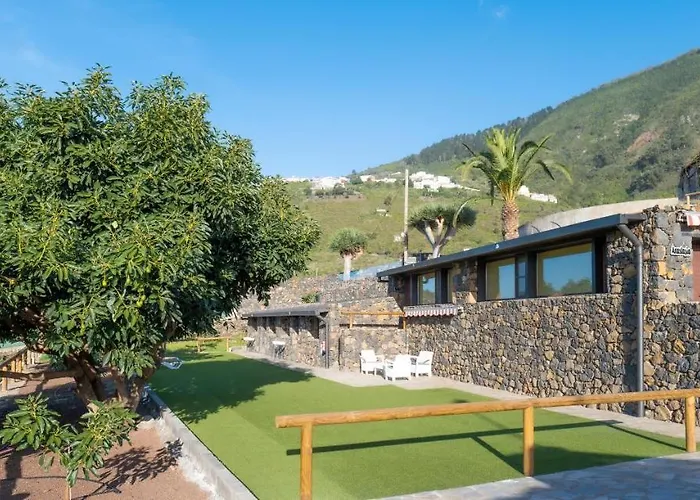 Momentos, Gomez Hotel *