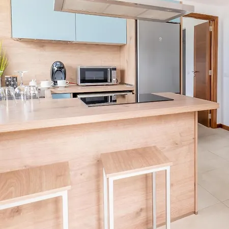 Momentos, Gomez Otel *