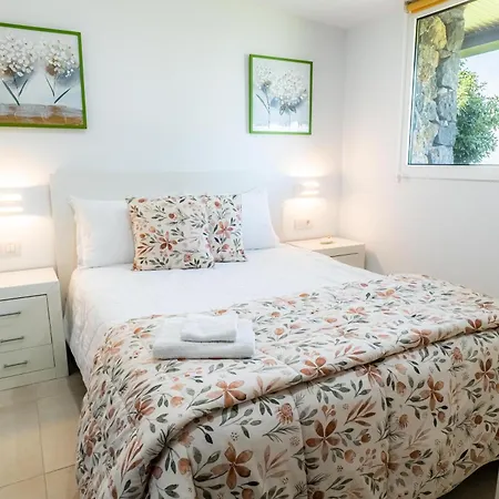 Otel Momentos, Gomez