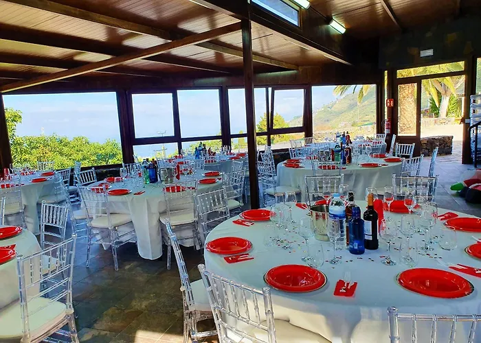 Momentos, Gomez ホテル